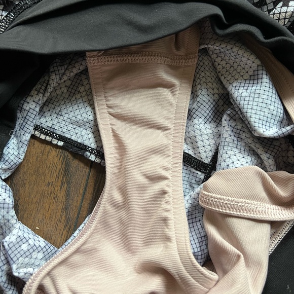 Lululemon sunset salutation short - Picture 5 of 6